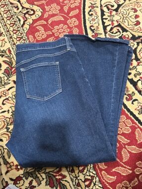GAP 42x28
